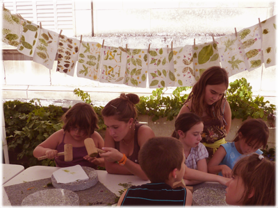 Ateliers enfants et teintures végétales : Les Ateliers en Herbe